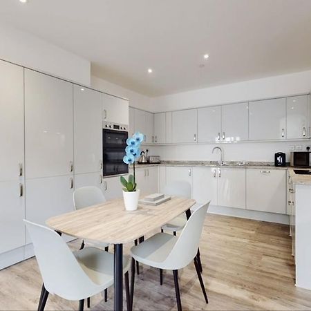 Spacious Two Bedroom Apartment With Valley Views Abertillery المظهر الخارجي الصورة