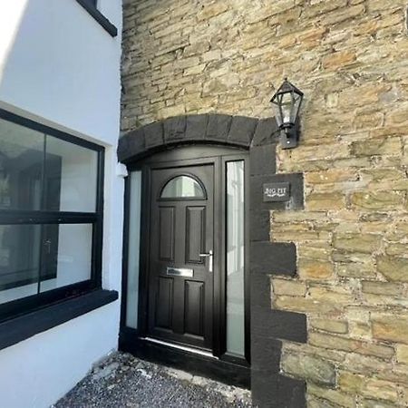 Spacious Two Bedroom Apartment With Valley Views Abertillery المظهر الخارجي الصورة