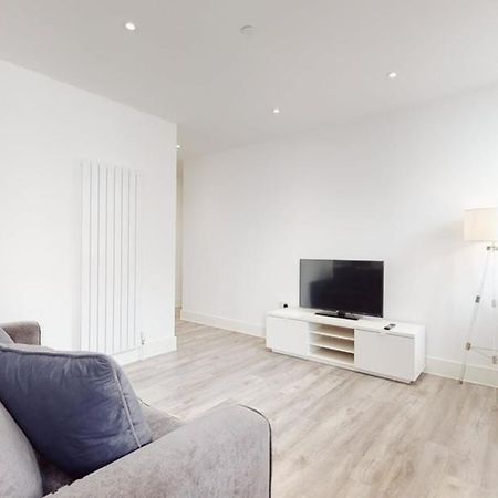 Spacious Two Bedroom Apartment With Valley Views Abertillery المظهر الخارجي الصورة
