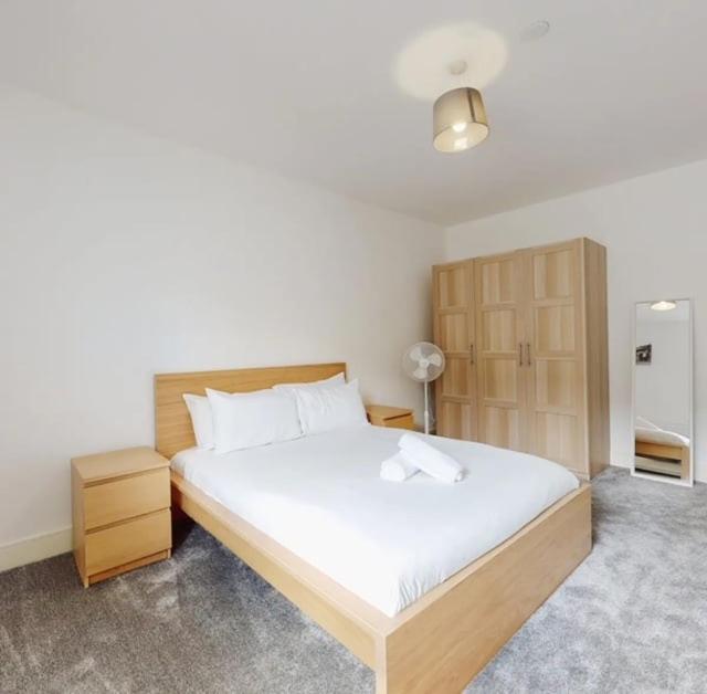 Spacious Two Bedroom Apartment With Valley Views Abertillery المظهر الخارجي الصورة