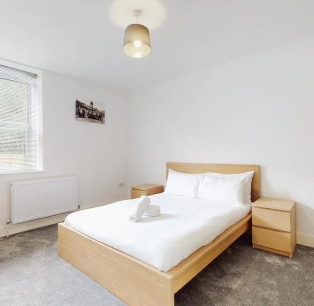 Spacious Two Bedroom Apartment With Valley Views Abertillery المظهر الخارجي الصورة